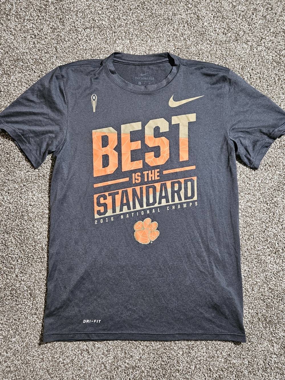 Nike Men’s S Charcoal NCAA Clemson Tigers 2016 National Champion T-Shirt Dri-fit